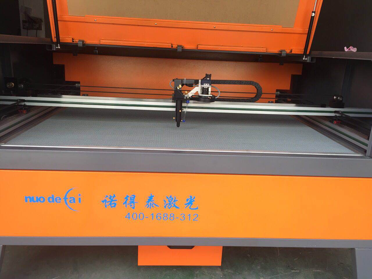 根所不同行業(yè)的應(yīng)用要找專業(yè)激光切割機(jī)廠家來加工產(chǎn)品！