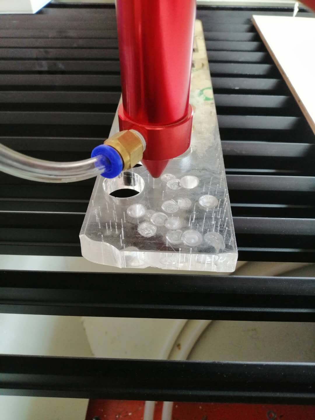 亞加力激光切割雕刻機有哪些機型規(guī)格！