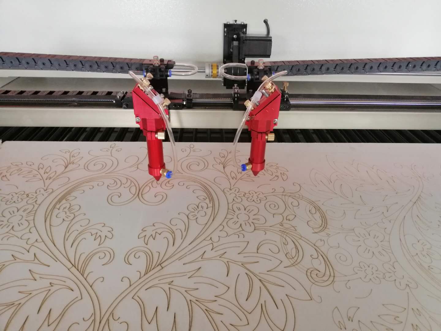 關(guān)于廣告工藝品亞克力材料用激光切割機(jī)雕刻的參數(shù)設(shè)置！