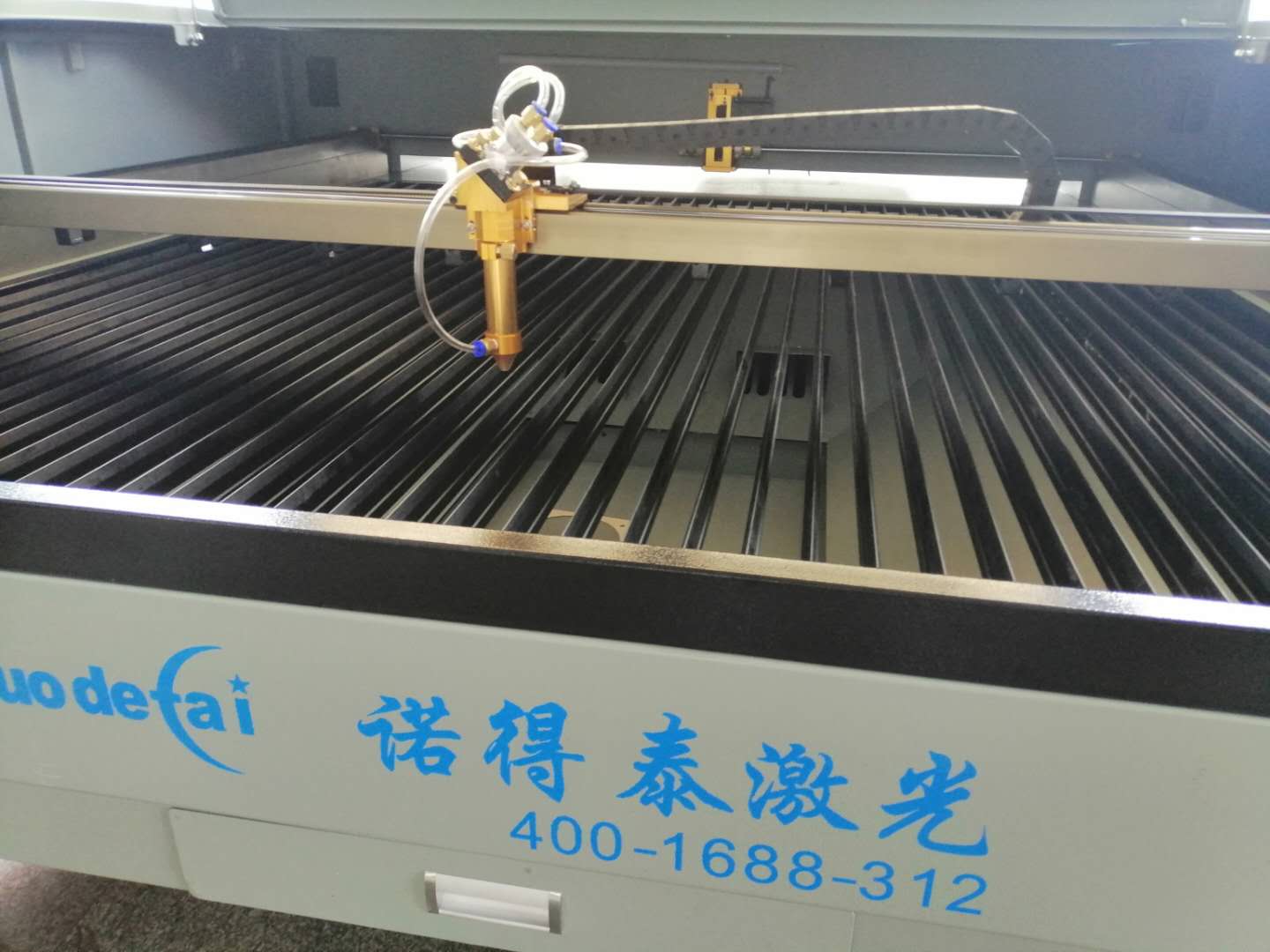 小型激光切割機(jī)出現(xiàn)有毛刺問題處理方案！