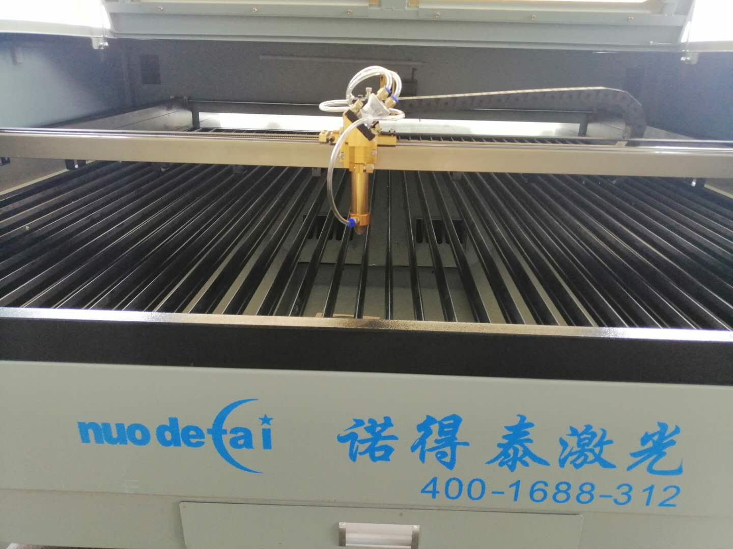 讓你一分鐘分析出小型玻璃管激光切割機(jī)切割不穿的原因？
