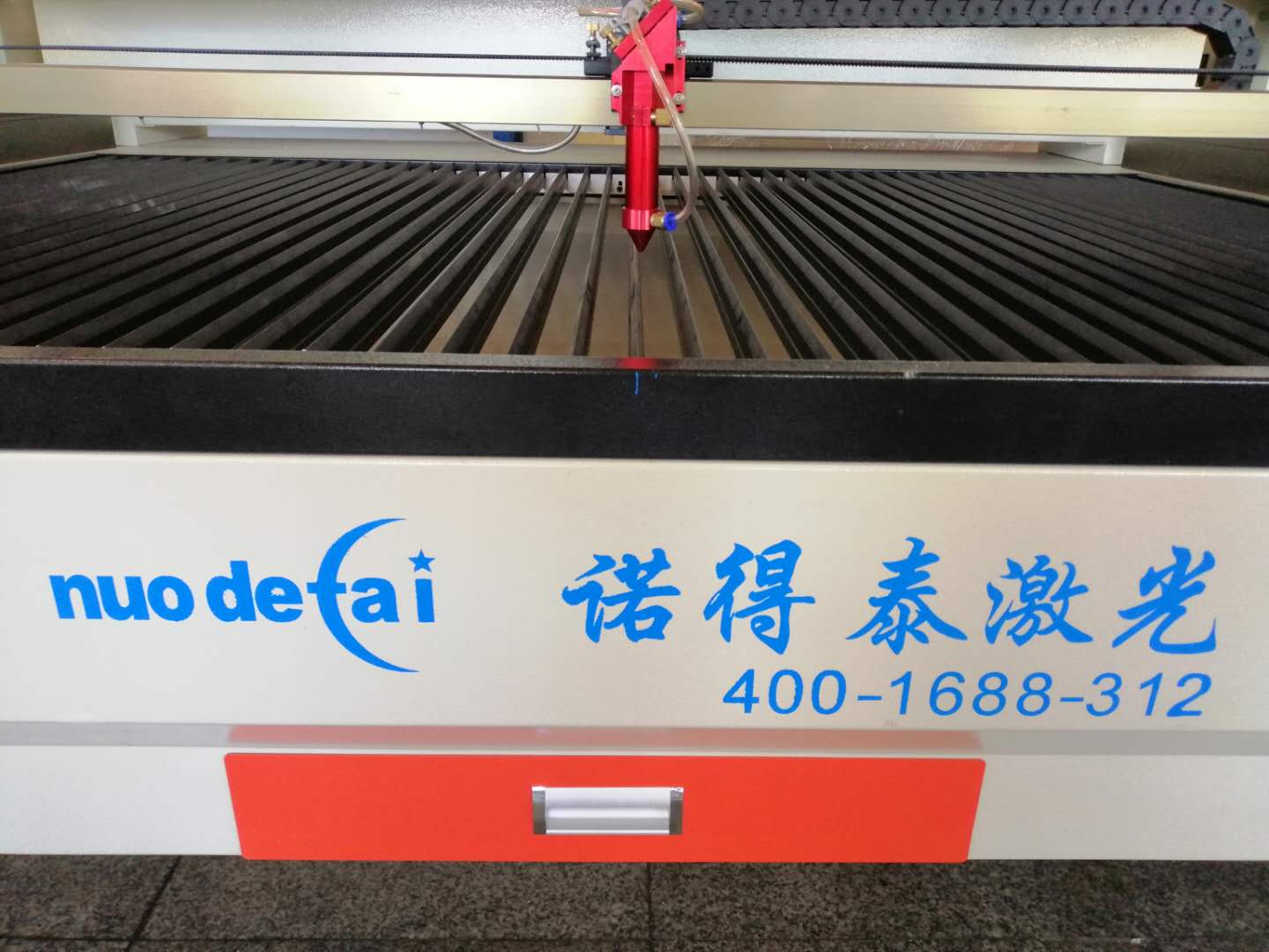 竹木制品旋轉(zhuǎn)激光切割機(jī)的一個(gè)工作原理？?jī)r(jià)格如何！