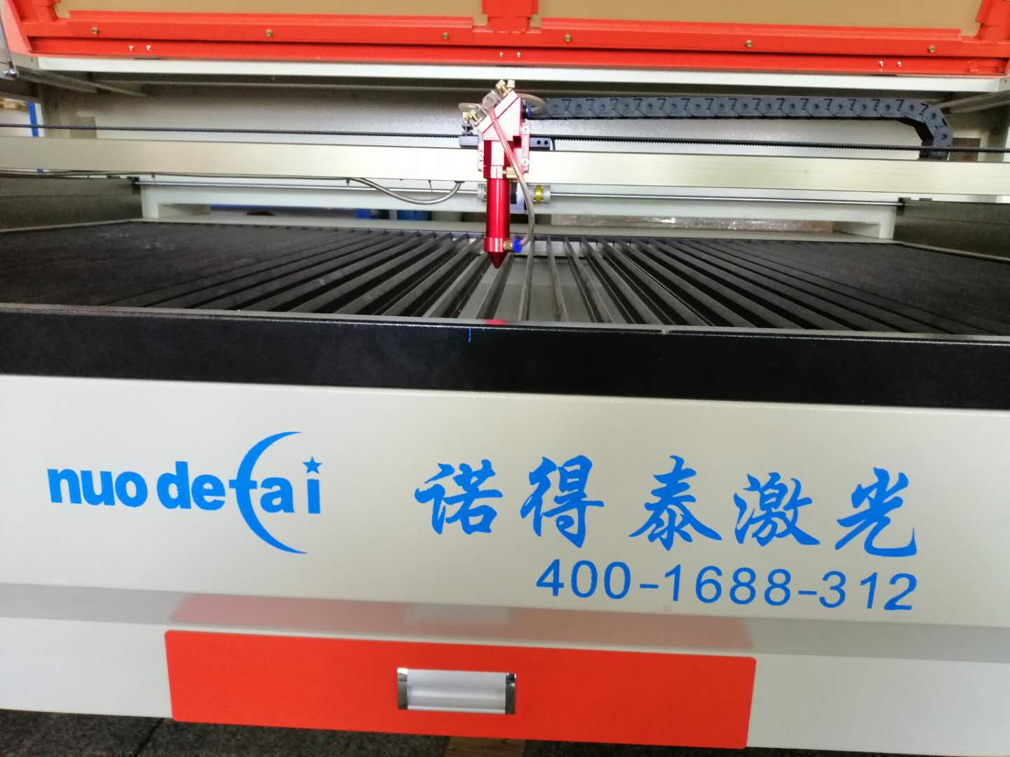厚有機(jī)玻璃材料激光切割機(jī)價(jià)格不貴,諾得泰廠家銷(xiāo)售