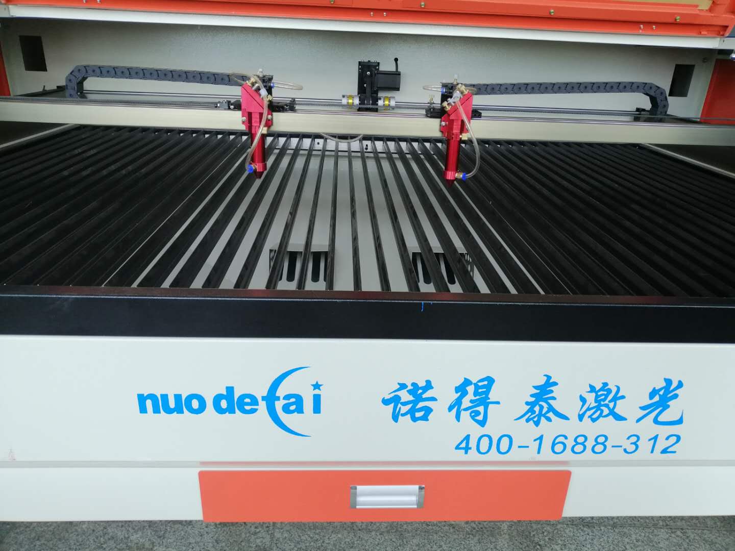哪種激光切割機(jī)切割厚亞克力板效果好？