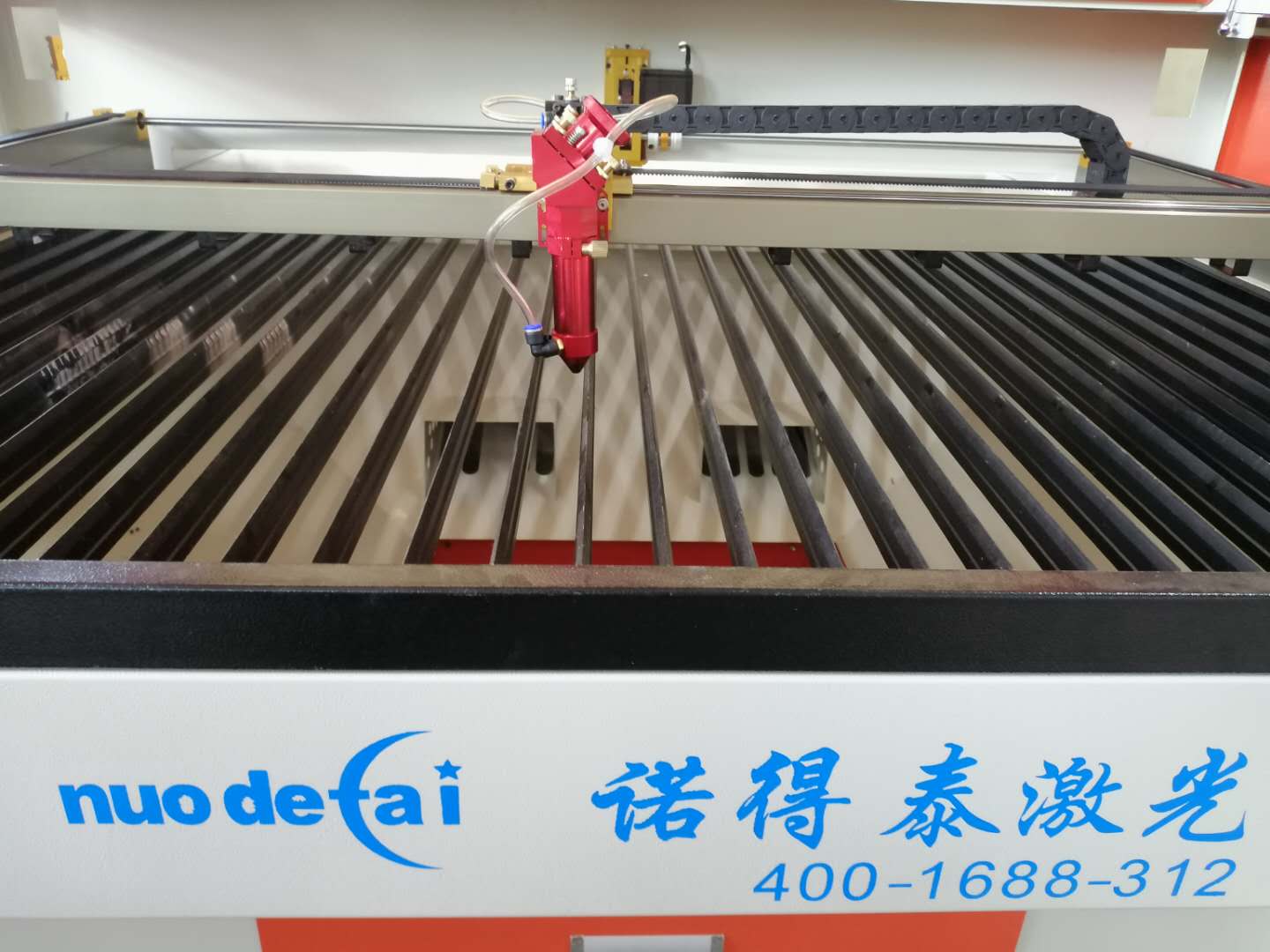 非金屬材料激光切割機(jī)聚焦鏡片對于切割影響比較大？
